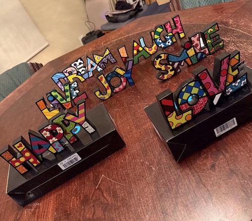 Figurine britto word - figurine,