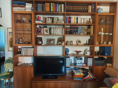 Libreria parete attrezzata