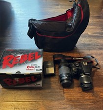 Kit fotocamera reflex digitale