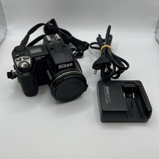 Nikon Coolpix 5700 Macchina Frotografica Reflex usata con caricatore ORIGINALE