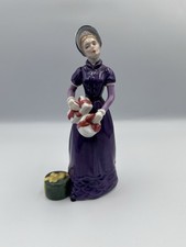 Statuina Lady Royal Doulton