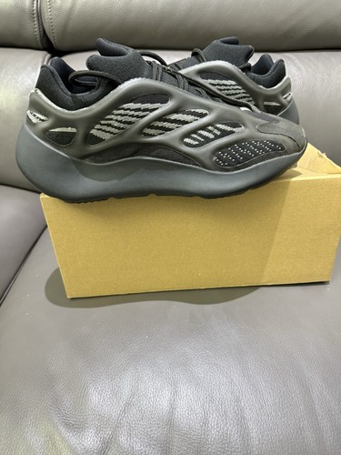 Adidas yeezy 700 alvah uk8 - adidas,