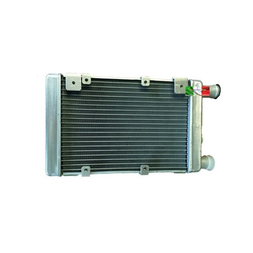 Radiatore motore con - motore, attacco
