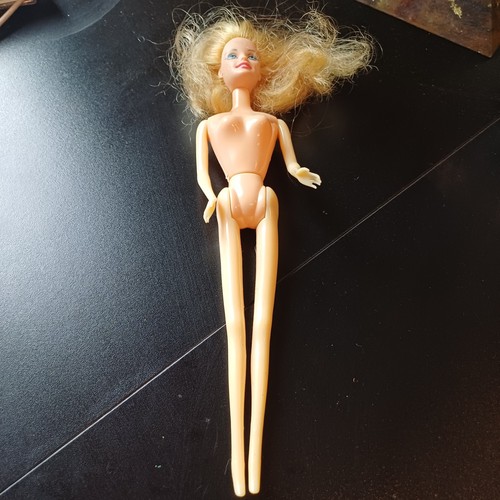 Vecchia bambola barbie made - barbie,