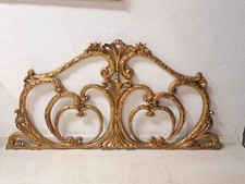 Testata letto grande cimasa in legno intagliata e dorata a mecca