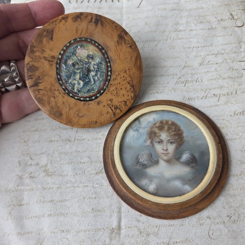 Scatola con miniatura dipinta