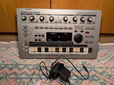 Roland MC 303 - Groovebox Drum