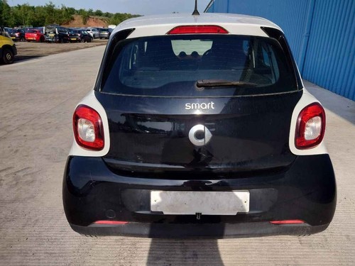 Breaking smart forfour 2015 - smart,