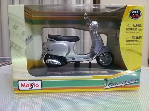 Modellino grigio moto vespa - moto,