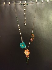 Collana con ciondolo fiore Les