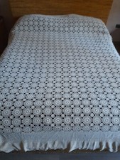 Coperta di filo matrimoniale realizzata ad uncinetto 