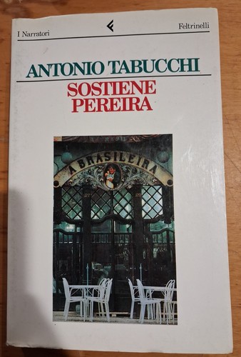 Libro romanzo sostiene - libro, pereira