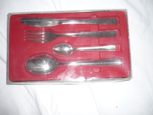 Vendo servizio pezzi posate - 24,