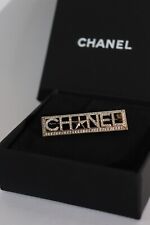 Spilla Chanel Rettangolare Metallo e Cristalli 5.3X1.5cm