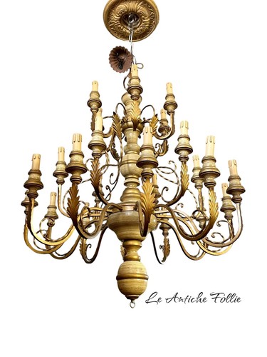 Imponente lampadario stile - in,
