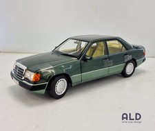 modellino auto scala 1/18 mercedes benz 230 E del 1990 modellini della norev