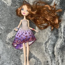 Bambola Ever After High Holly