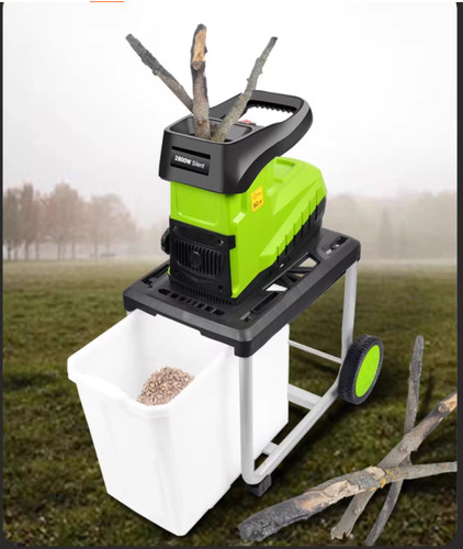 Trituratore elettrico per rami