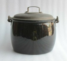 Vecchia pentola vintage in