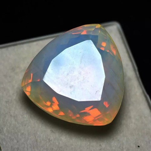 Yellow blue trillion opal fire - yellow,