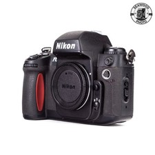 Nikon F100 reflex 35 mm solo corpo così com'è