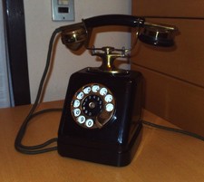 Antico telefono anni '30