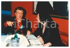 1998 ITALIA - MUSICA Peppino DI CAPRI dopo esibizione al piano bar - Foto 22x15