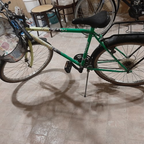 Svendo inutilizzo bici montain