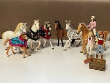 Lotto figurine cavalli