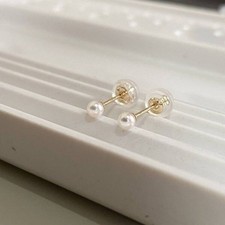 Orecchini a perno K10 in oro