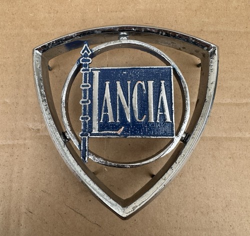 Front grill emblem lancia - grill,