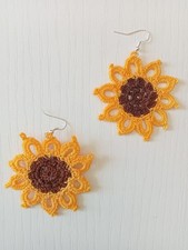 Orecchini crochet pendenti fatti a mano all'uncinetto