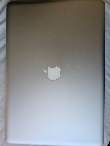 Macbook pro 2011 - 17, i7-2.2