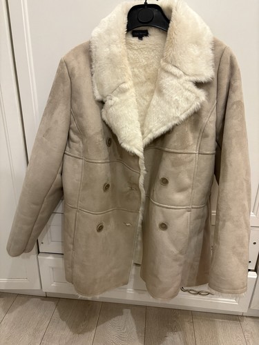 Cappotto beige scamosciato con