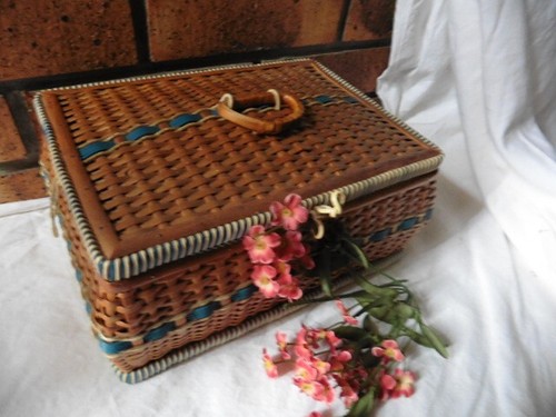 Ancienne boite ouvrages - ancienne,