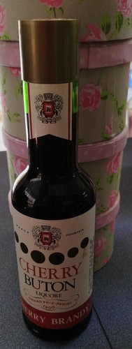 Cherry brandy buton 1972 75cl - cherry,