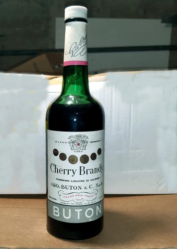 Cherry brandy buton - buton, con