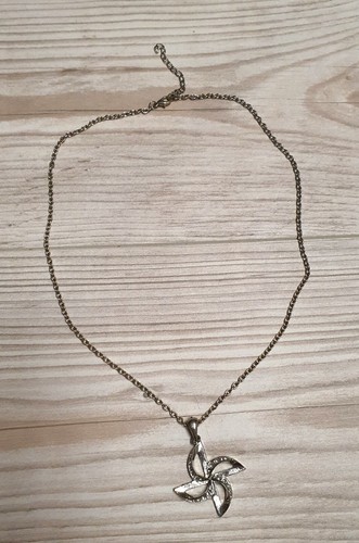 Collana antica ciondolo