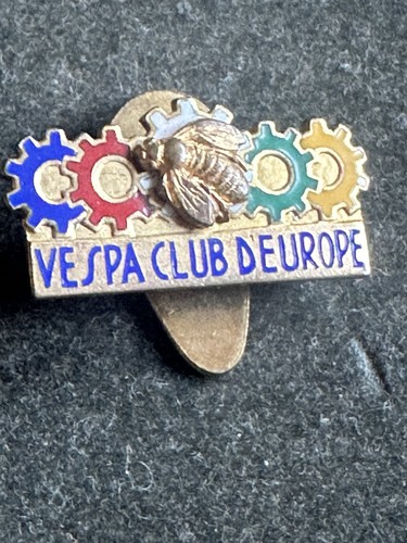Vespa club europe vintage pins - club,