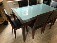 Tavole con vetro e sedie colore wenge e pelle nera Usato