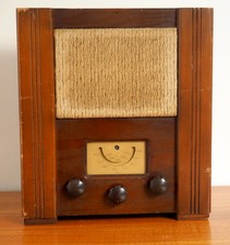 Wartime Civilian Valve Radio
