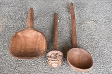 coppia di mestoli artigianali in legno fatti a mano