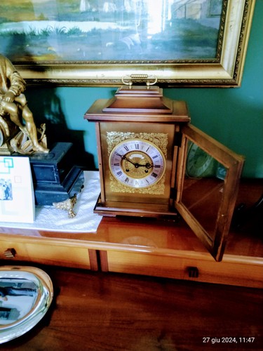 Antico orologio meccanico - , da