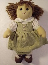 Bambola in stoffa Pretty Doll con abito verde