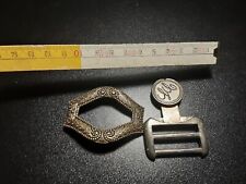 2 VECCHIE FIBBIE COSÌ COME IN