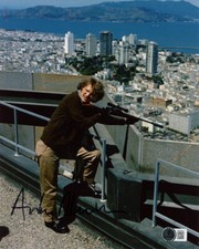 FOTO FIRMATA ANDREW ROBINSON