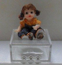 5444 Bomboniere Scatoline vari soggetti, con punti luce e bimbe in resina