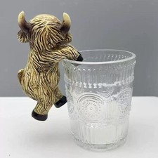 Statue di animale sospesa