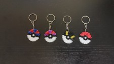 Portachiavi Pokèball fatto a mano - Hama Beads