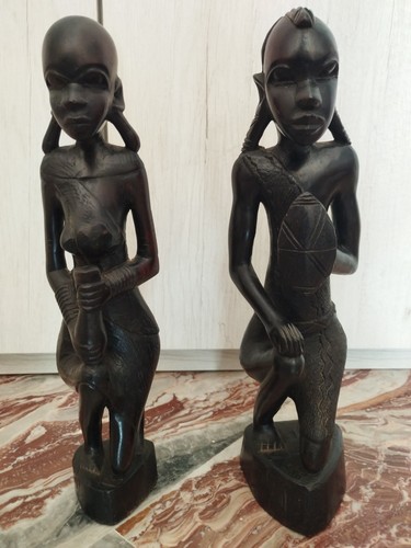 Statua intagliata mano in - a,